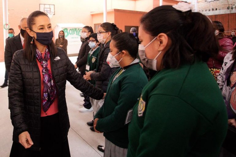 No hacen falta medidas por Ómicron en regreso a clases: Sheinbaum