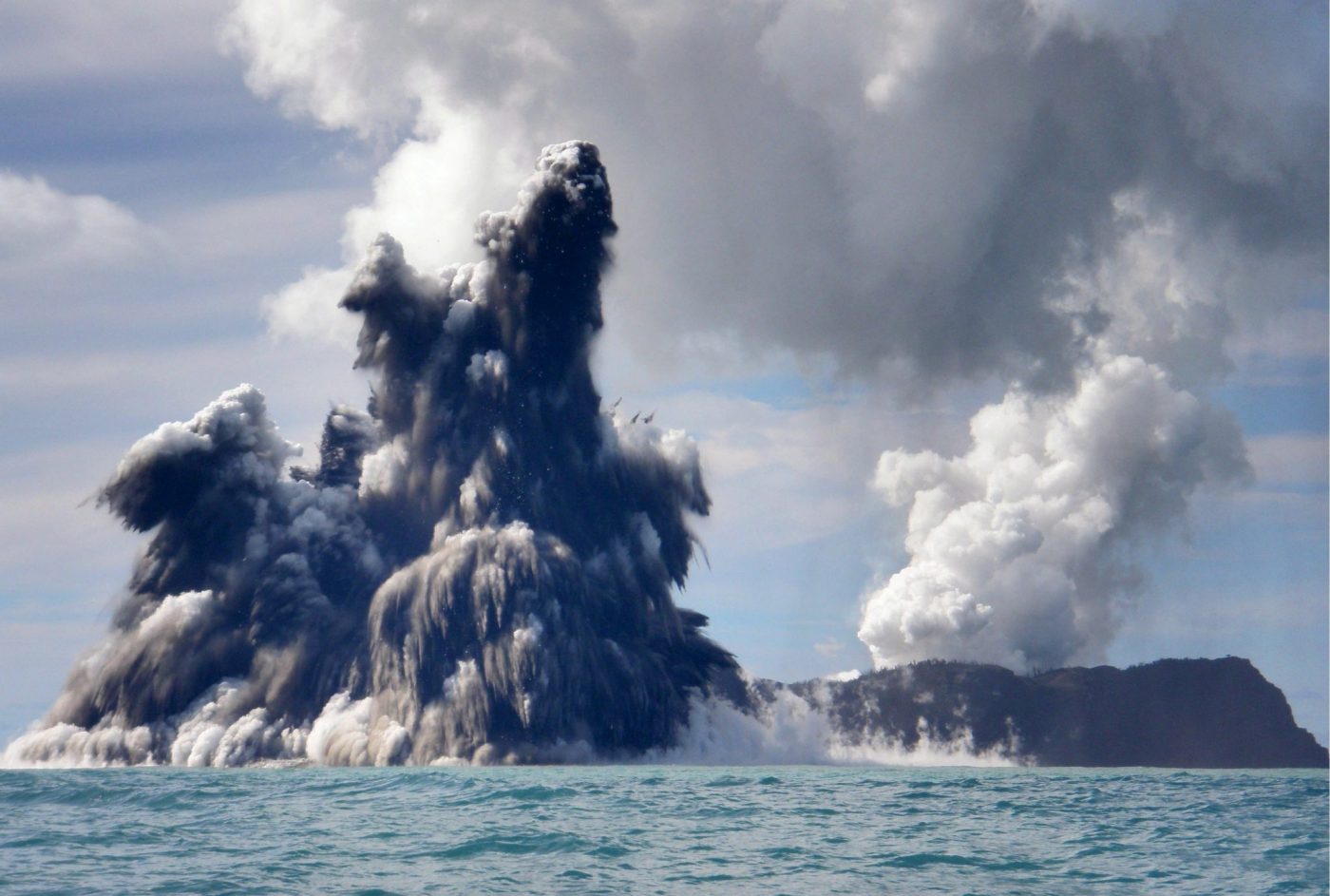 Erupción en la isla de Tonga