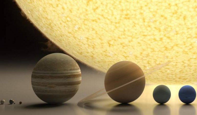 La Luna se besará con Júpiter y Saturno