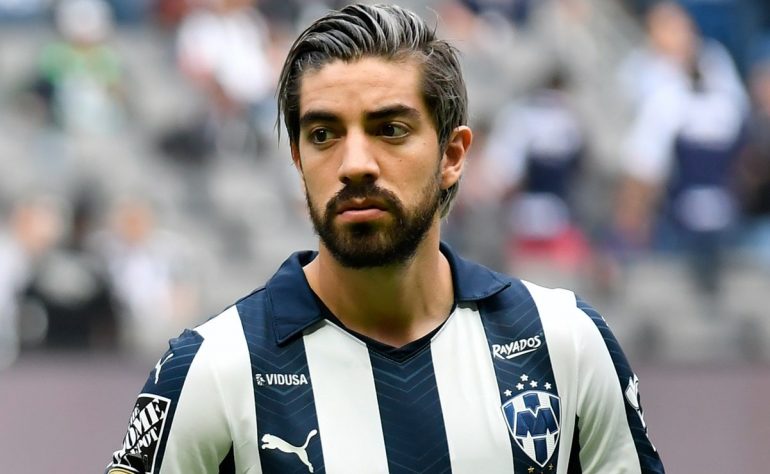 Rodolfo Pizarro llega a Monterrey para fichar con Rayados