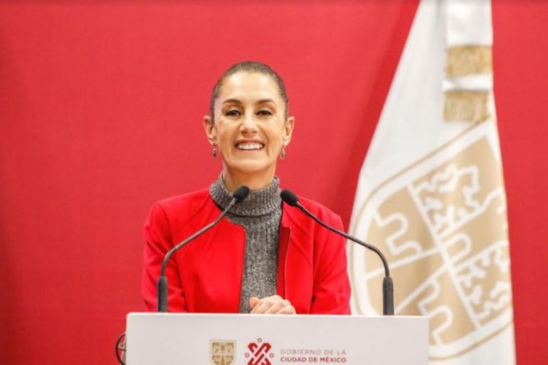 Dice Sheinbaum que la 4T no silencia periodistas, ni llama a redacciones para quitarlos