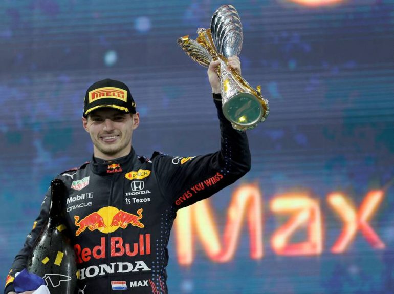 Max Verstappen acuerda súper contrato con Red Bull
