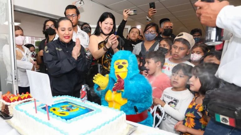 Sandra Cuevas agasaja al Kemonito
