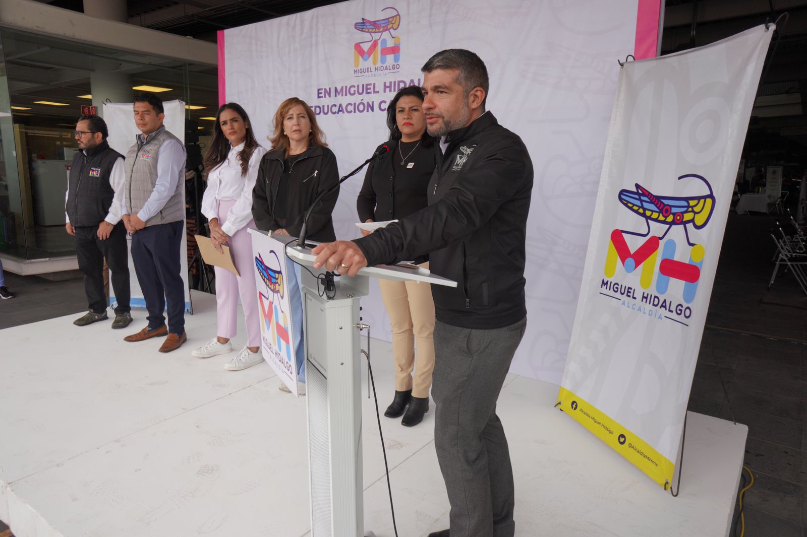 Acerca Miguel Hidalgo mil 300 becas a estudiantes miguelhidalguenses