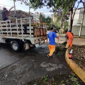 Servicios Urbanos de Atención Temprana de la Alcaldía Benito Juárez continúa con labores de limpieza en ante las fuertes lluvias