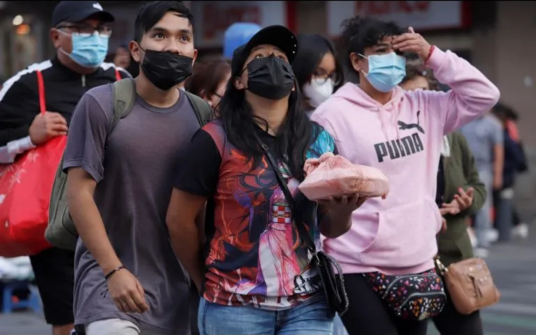 Personas usando cubrebocas ante la pandemia por COVID-19