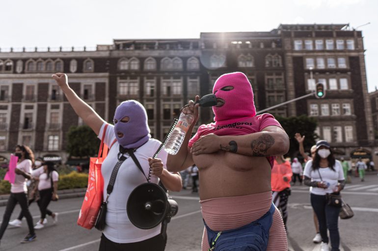 Trabajadoras sexuales protestan en el Zócalo de la CDMX