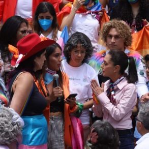 Claudia Sheinbaum entre abucheos en Marcha del Orgullo LGBT+
