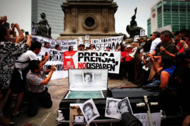Protesta en la Ciudad de México en contra de la violencia hacia periodistas