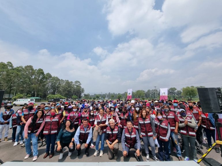 Limpian canales de Xochimilco con Empleo Verde