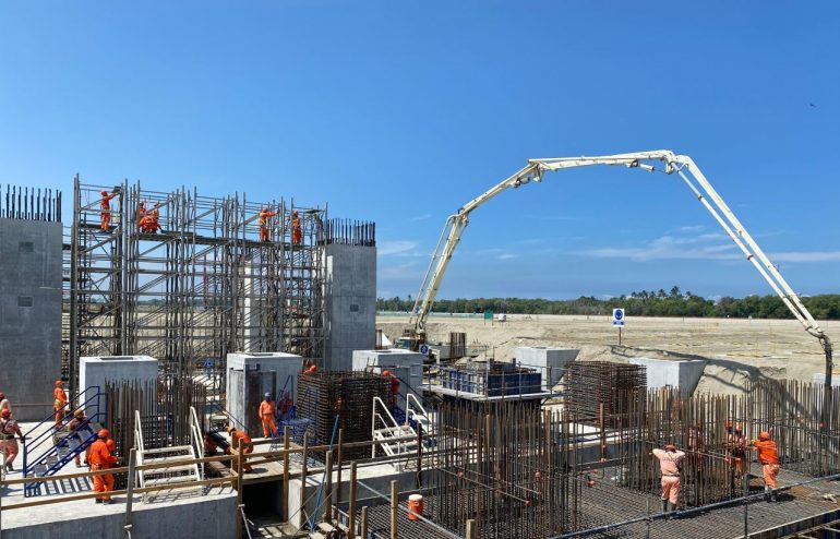 Inauguran refinería Dos Bocas