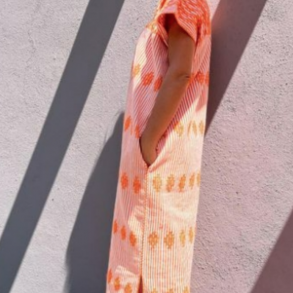 Ludwika Paleta extiende una tendencia de primavera-verano 2022 con el uso de prendas típicas mexicanas elaboradas de manera artesanal