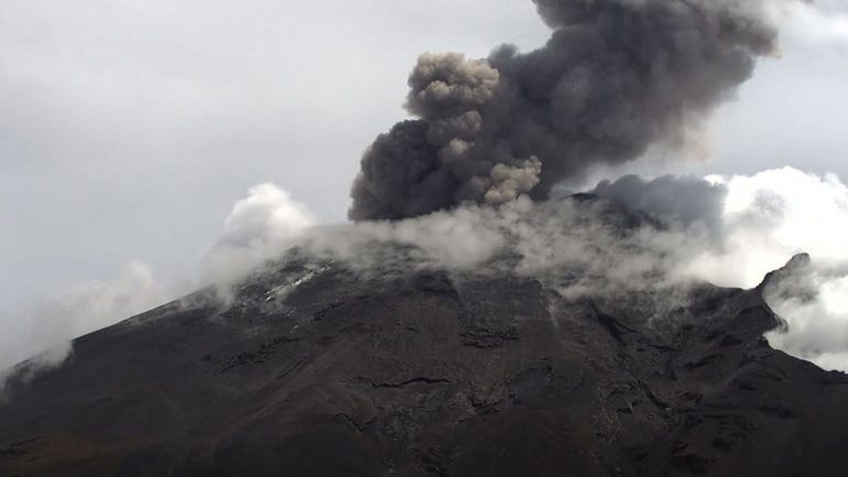 Se registra explosión del Volcán Popocatépetl