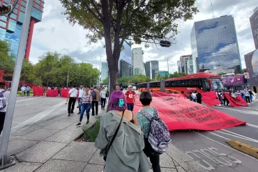 Normalistas bloquean las calles de la CDMX