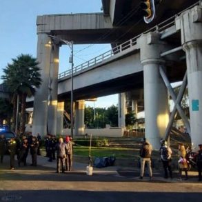 Investigan la muerte del hombre que cayó desde el puente Heberto Castillo