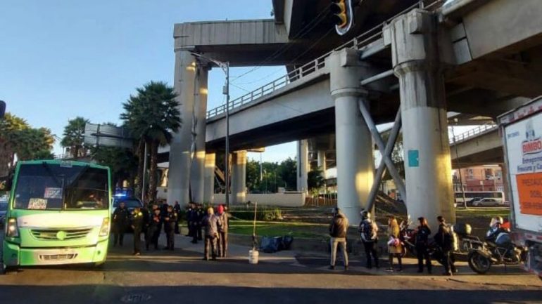 Investigan la muerte del hombre que cayó desde el puente Heberto Castillo