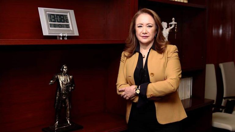 Rescinde UNAM contrato a asesora
