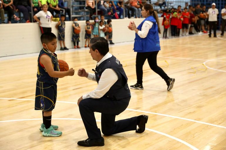 Giovani Gutiérrez reabre gimnasio Ajusco