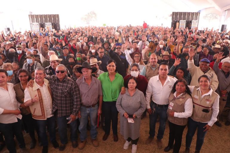 Ariadna Montiel entrega Tarjeta del Bienestar en el sur del Edomex