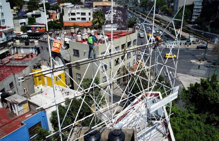 Empresas podrían ser sancionadas por no retirar espectaculares: Seduvi