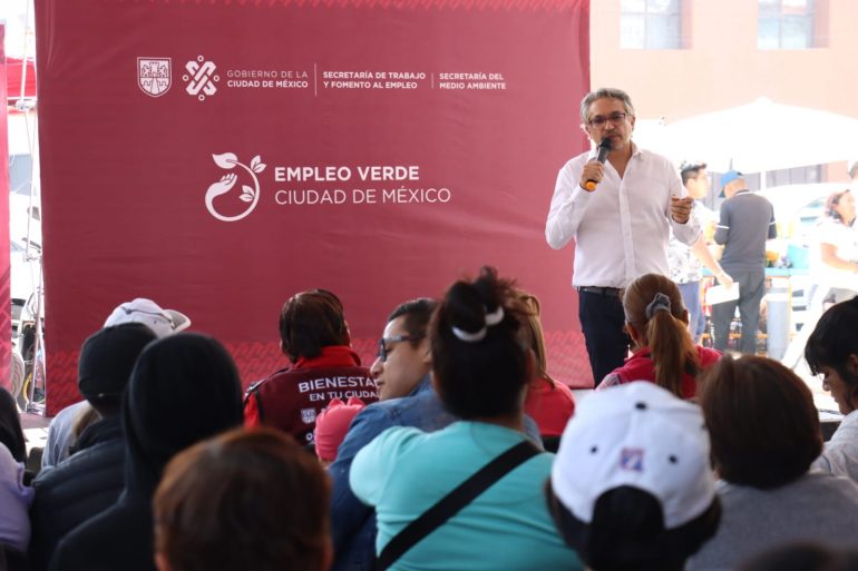 José Luis Rodríguez entrega apoyo de Empleo Verde