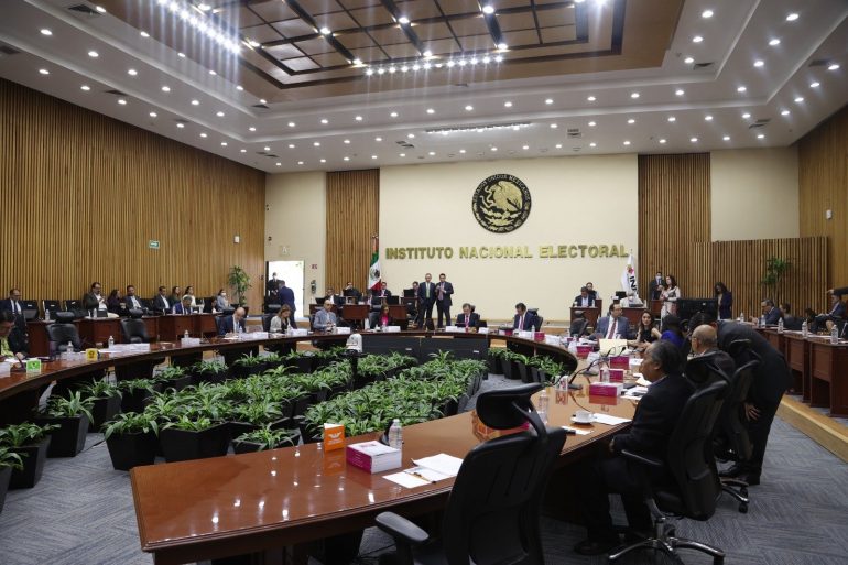 ¿Cómo afecta la reforma Electoral y la iniciativa de reforma constitucional a las mujeres?