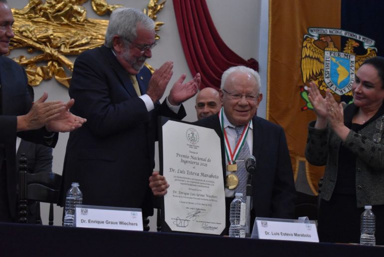 Rector de la UNAM entrega los Premios Nacionales de Ingeniería y de Arquitectura 2021