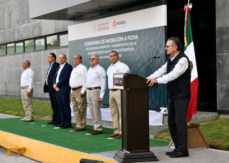 Pemex otorga base laboral a mil 730 trabajadores transitorios