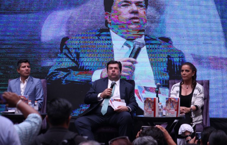 Presentan en Puebla libro sobre el sindicalismo en México