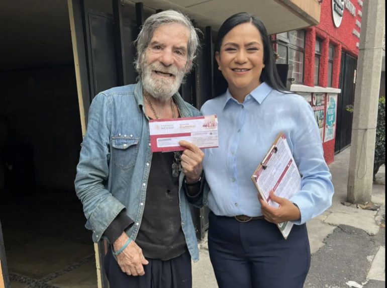 Ariadna Montiel entrega Tarjetas del Bienestar de forma personal en la alcaldía Benito Juárez