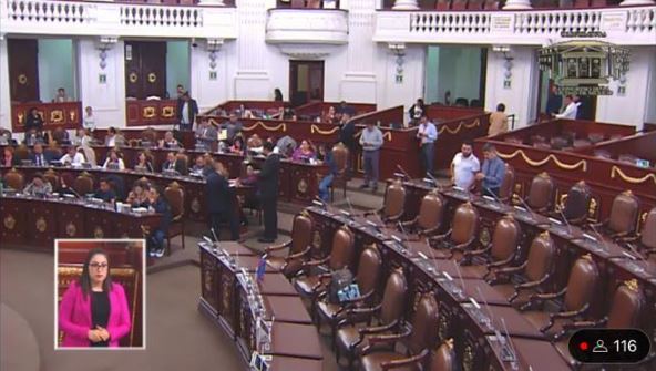 En fast track y a puerta cerrada Morena impone albazo para aprobar Ley Godoy