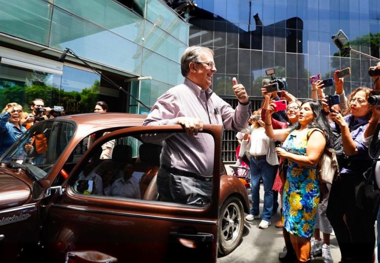 Marcelo Ebrard propone la Secretaría de la 4T con hijo de AMLO al frente