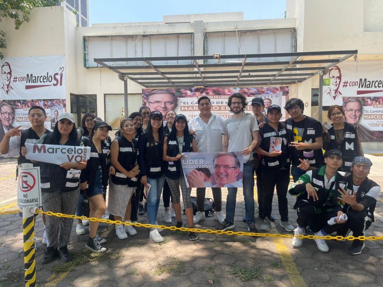 Estudiantes de la Facultad de Derecho de la UNAM apoyan Marcelo Ebrard