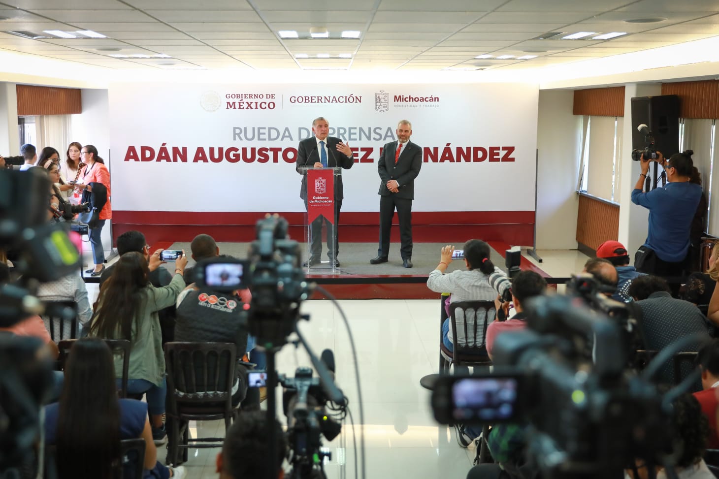 Destaca Adán Augusto compromiso con la gobernabilidad