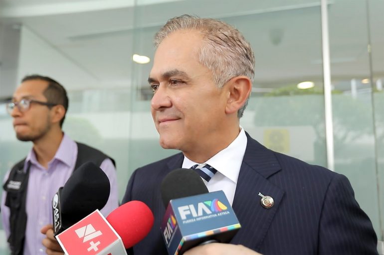 Mancera quiere la candidatura del Frente Amplio