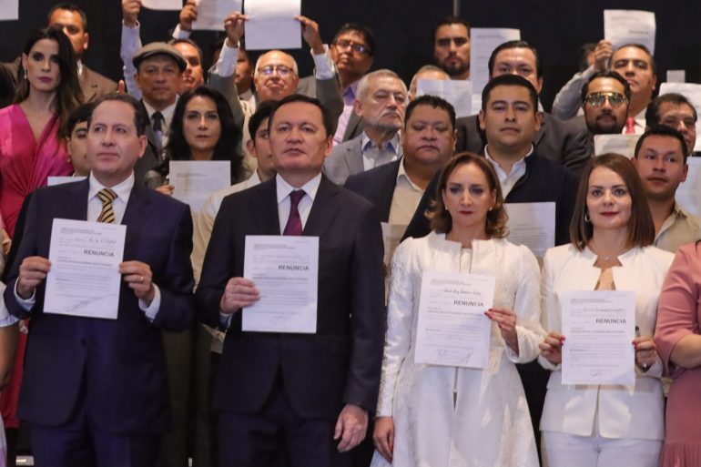 Senadores renuncian al PRI para crear «Congruencia por México»