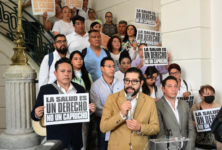 Trabajadores de salud mantendrán bloqueos si no los atiende Batres