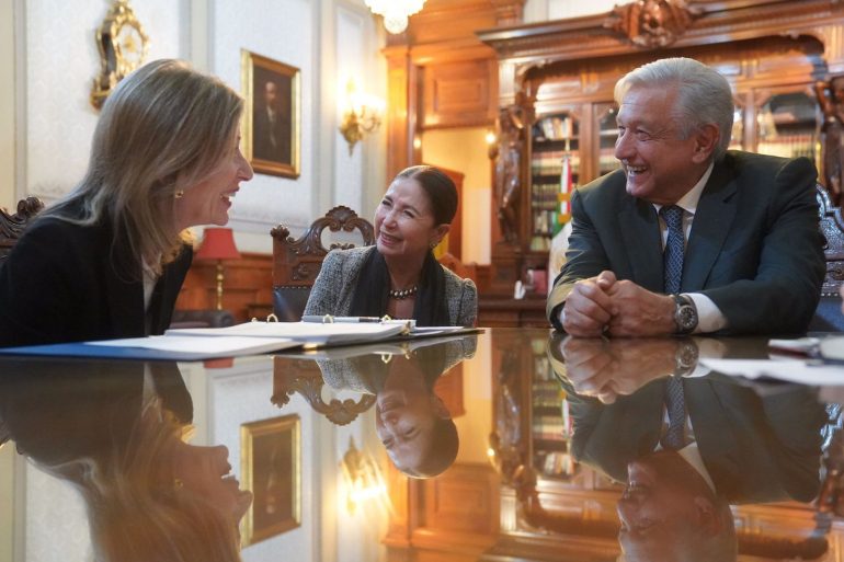 AMLO y Sherwood-Randall hablan de fentanilo