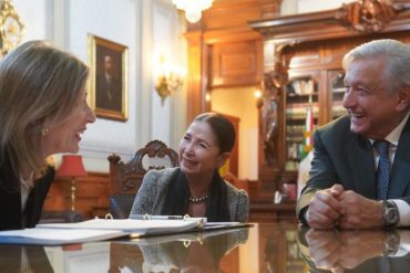 López Obrador se reúne con Liz Sherwood