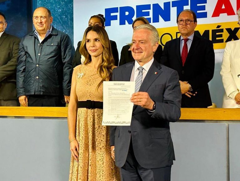 Creel primer candidato presidencial de oposición