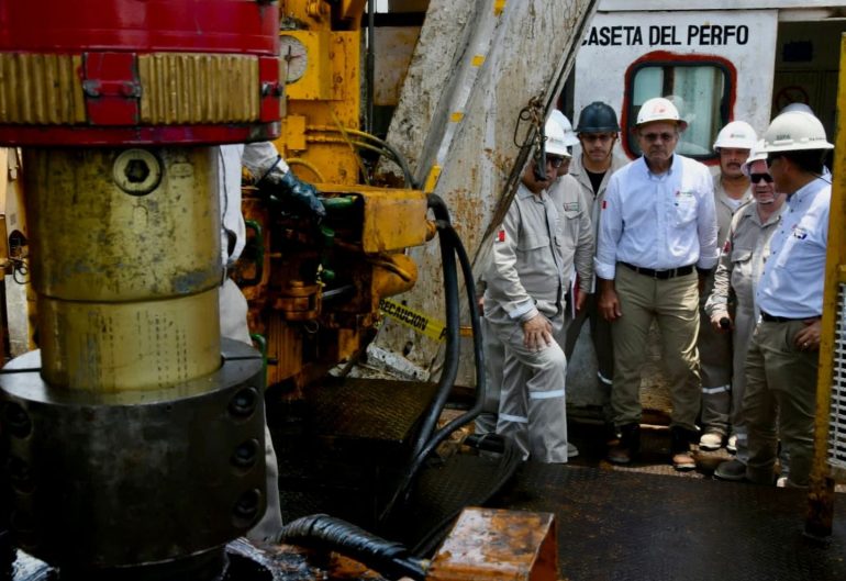Pemex proyecta procesar más de un millón de barriles en 2024