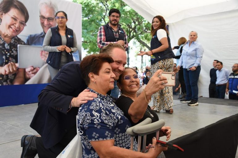Benito Juárez es ejemplo a seguir en la atención a los adultos mayores: alcalde Santiago Taboada