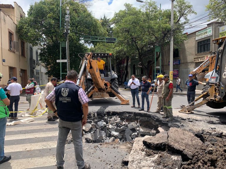 Socavón en la Roma: vecinos culpan a construcciones irregulares