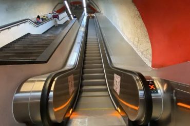 Escaleras del Metro colapsan por un tenis