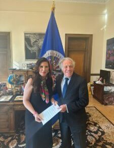 Senadora acude a la OEA por ayuda a Guerrero