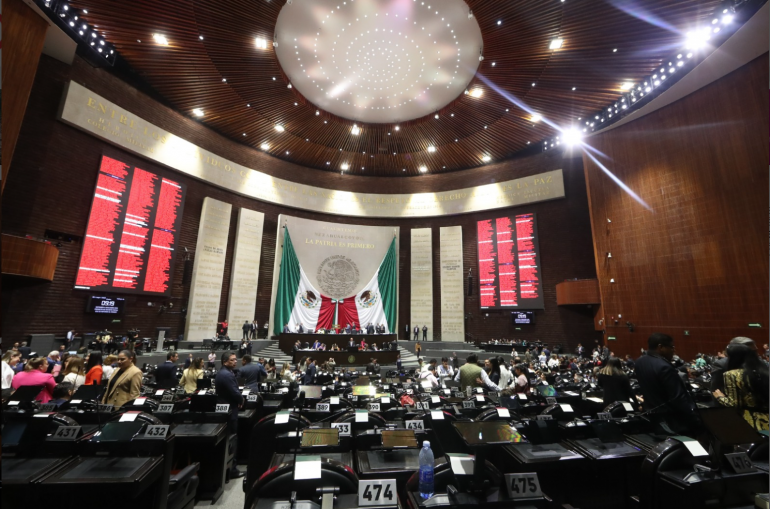 Diputados retrasan reforma para reducir la jornada laboral