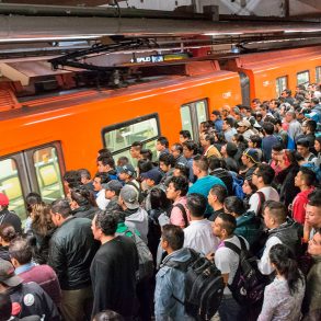 Usuarios del Metro de la CDMX experimentaron caos en el servicio