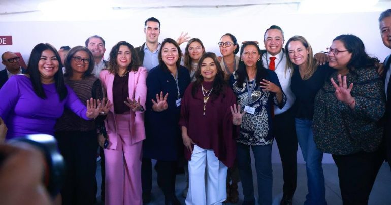 Al registrar Brugada su candidatura pide ponerle fin a la “mapachería”