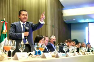 El servidor público debe sumar, no dividir, destaca Giovani Gutiérrez