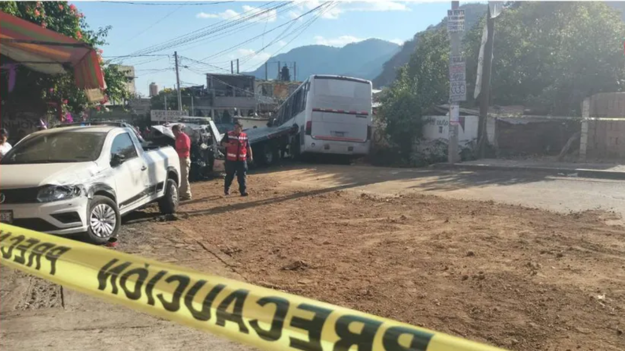 Camión que transportaba peregrinos chocó, dejando a varios heridos Camión que transportaba peregrinos chocó, dejando a varios heridos